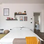 Moderno Bilocale In Zona Mico