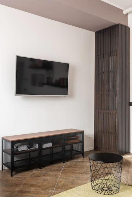 Moderno Bilocale In Zona Mico Appartement